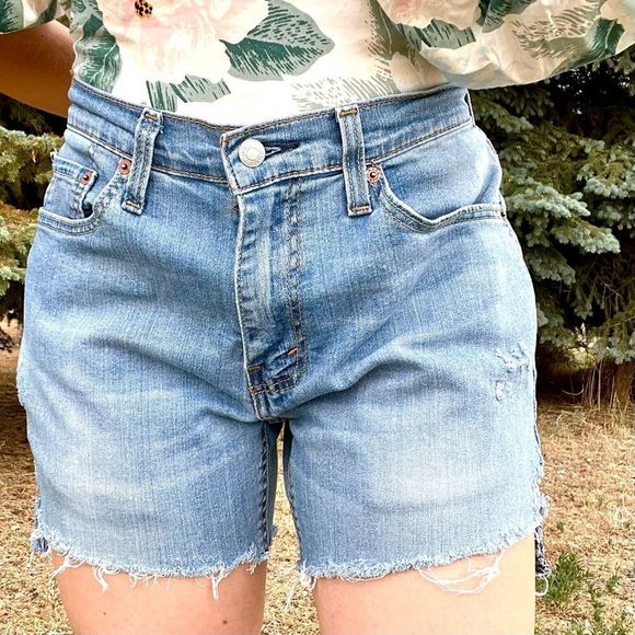 Custom Levi’s Denim Jean Cutoff Shorts Distressed Levi’s 541 32” Waist JORTS - Picture 6 of 7
